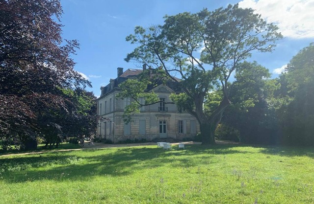 Homerez - Majestic Manor in Chaniers with Private Pool