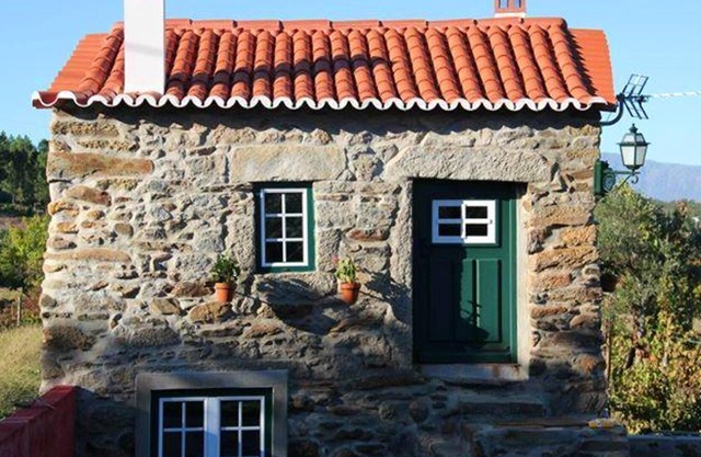 Homerez - Nice house for 2 ppl. with garden and terrace at Souto da Casa