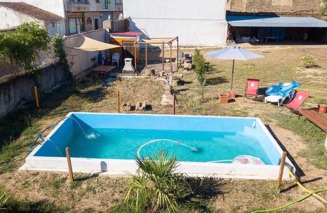Homerez - Nice villa for 6 ppl. with shared pool and terrace at Vitigudino