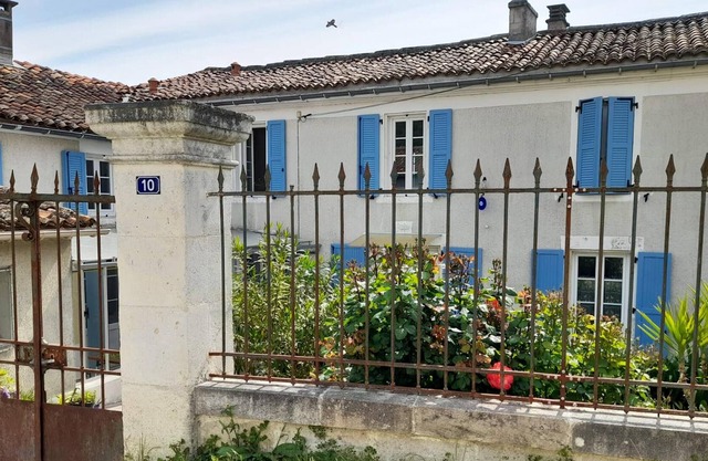 Homerez - Spacious house with garden and Wifi