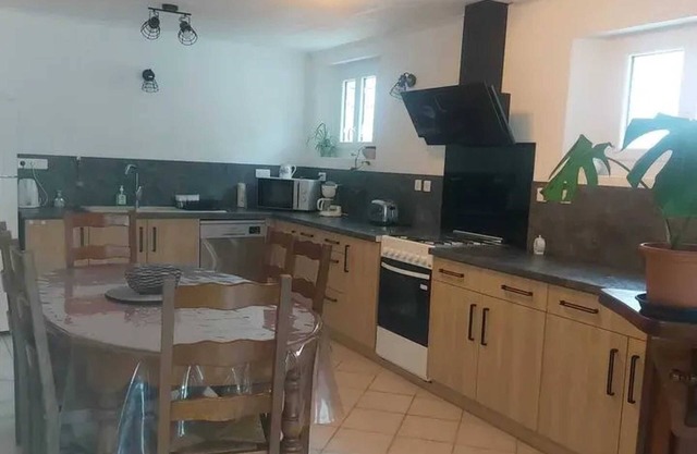 Homerez - Spacious house in Banos with fenced garden