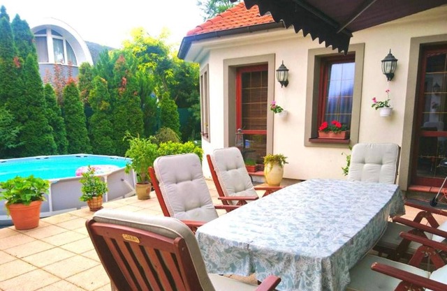 Homerez - Spacious house for 6 ppl. with terrace at Šamorín