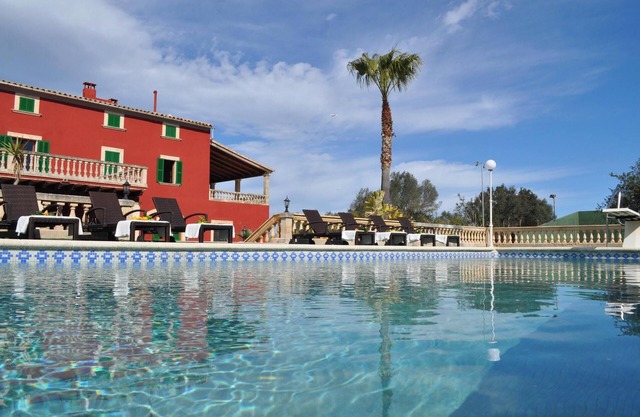 Homerez - Spacious villa in Algaida with private pool