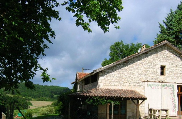 Homerez - Villa for 17 ppl. with swimming-pool and garden at Saint Paul Flaugnac