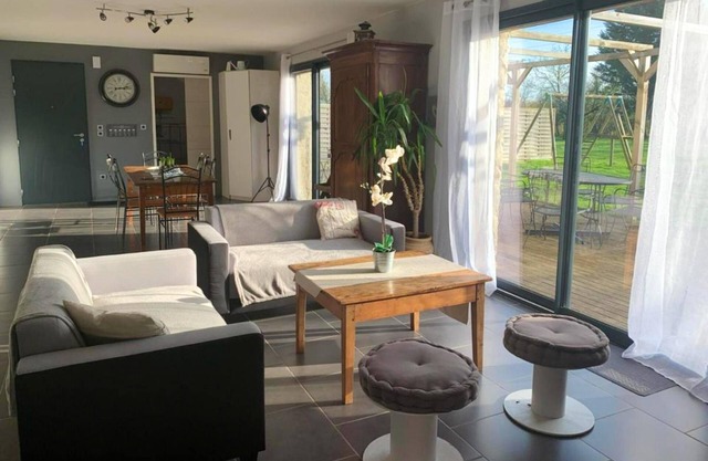 Homerez - Villa for 6 ppl. with swimming-pool, sauna and garden at Marigny