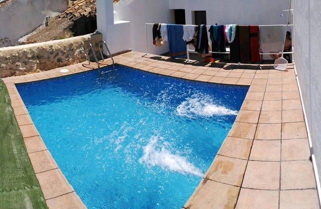 Homerez - Villa for 8 ppl. with swimming-pool and garden at Villa de Ves