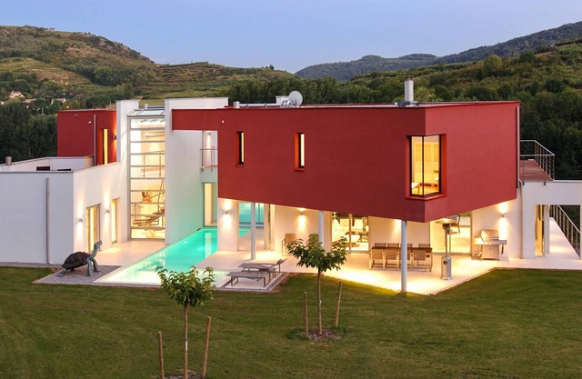 Homerez - Villa for 8 ppl. with swimming-pool and jacuzzi at Saint Désirat
