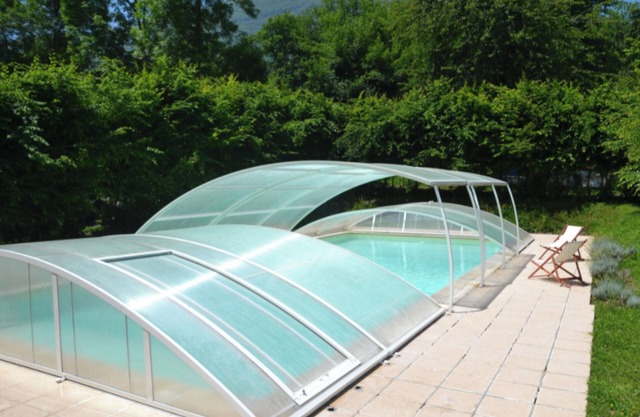 Homerez - Welcoming House in Gembrie with Shared Pool