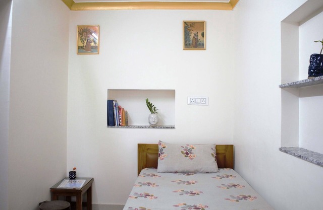 HomeStay SONI2700 Single Accommodation Room with Separate Bathroom on Same Floor