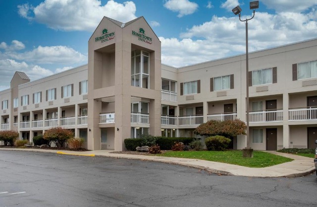 HomeTown Inn by Red Roof East Syracuse