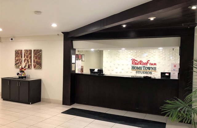 HomeTowne Studios by Red Roof Bordentown - McGuire AFB