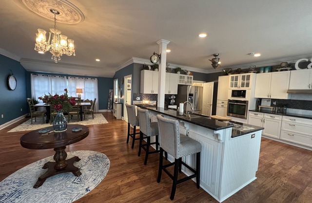 Hook Wine & Sinker~sleeps 14 to 16 🚤 includes slip at Inn 🚤water views!