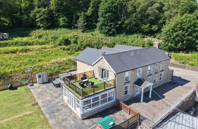 Hopkins Retreat Farm - 5 Bedroom House - Swansea