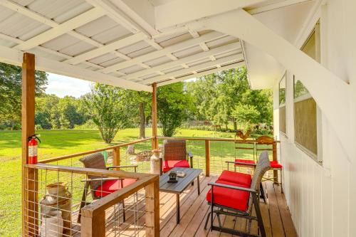 Horses Welcome Marble Falls Home with Grill!