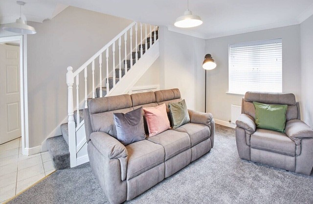 Host & Stay | Aynsley Mews