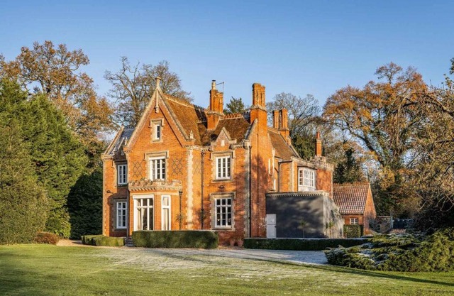 Host & Stay - Bressingham Lodge