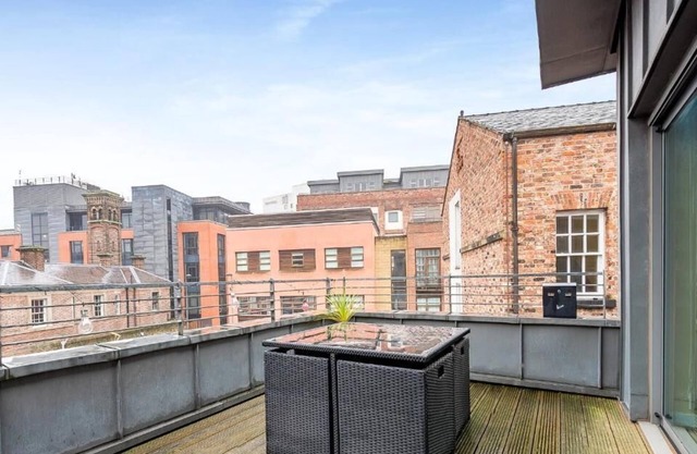 Host & Stay | Campbell Square Roof Terrace Apartment