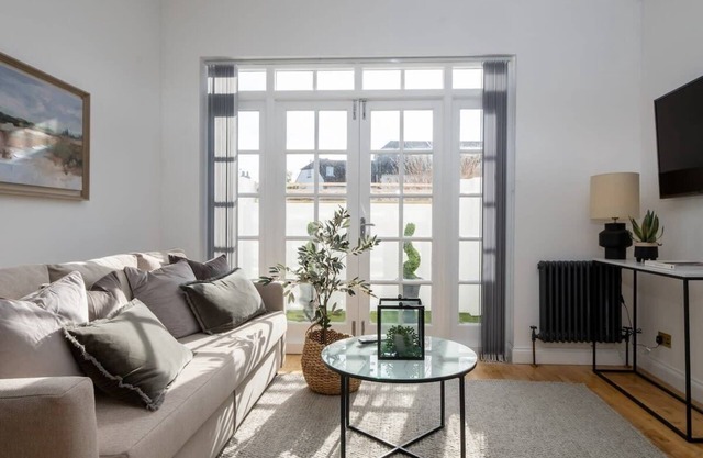 Host & Stay | Olde Place Cottage