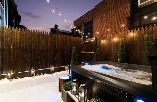 ★HostWise Stays★ Hot Tub, King Bed, Cabin Vibes in Lawrenceville!