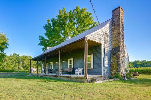 Hot Tub and Creek Views Secluded Perryville Cabin