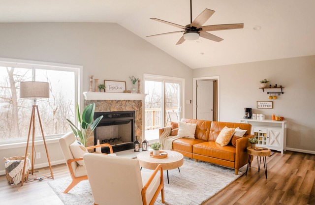 Hot Tub Mountain View Dog Friendly Modern Chalet