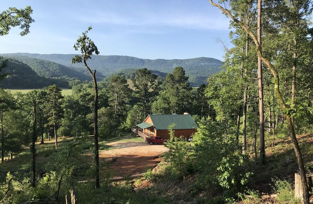 Hot Tub* Secluded Ozark MT Cabin on 12 acres across from river