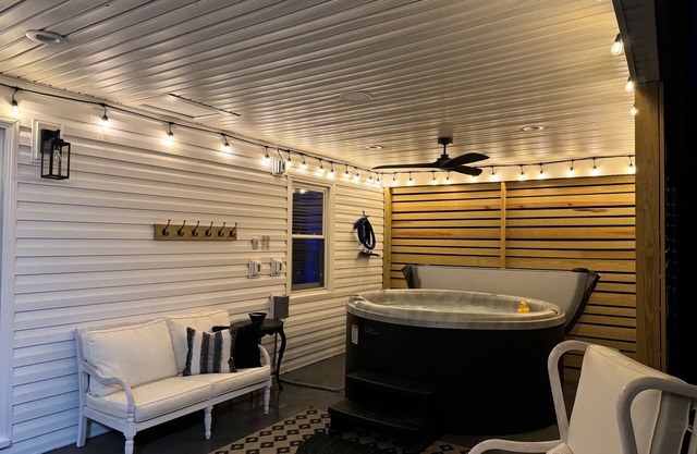 HOT TUB! Soak into the Heart of Nelson County/Hosted by Heather