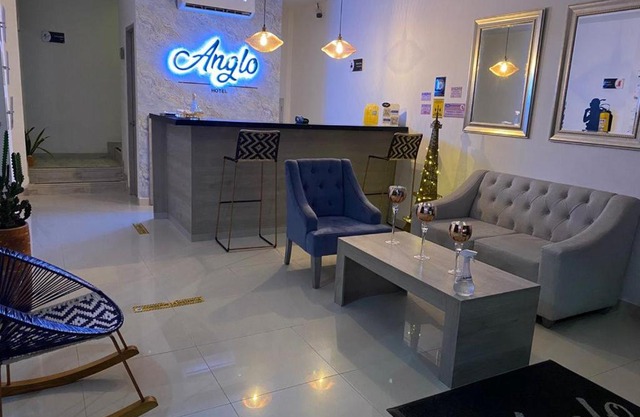 Hotel Anglo