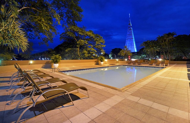 Hotel Deville Business Maringá
