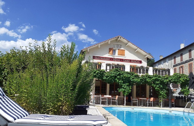 HOTEL LE 1050
