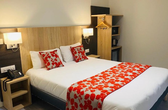 Hotel Martinez Grenay