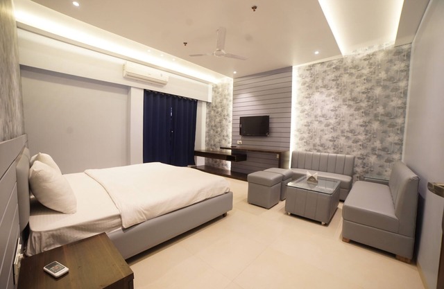 HOTEL MAYUR