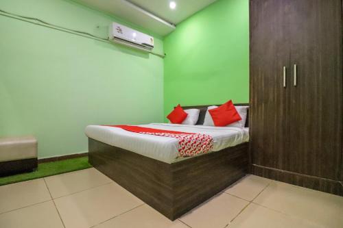 Hotel O Shiv Shankar