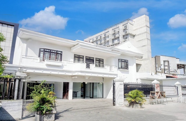 Hotel O Sm Raja Guest House