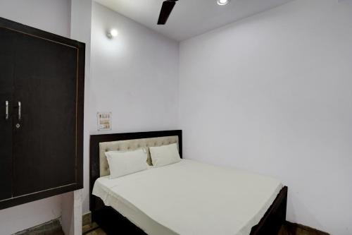 Hotel O The Honirav Hotel
