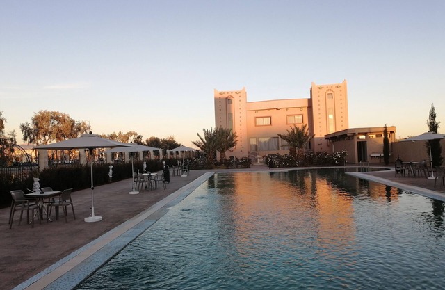 Hotel Oasis Palace