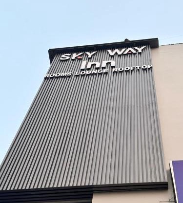 Hotel Sky Way Inn