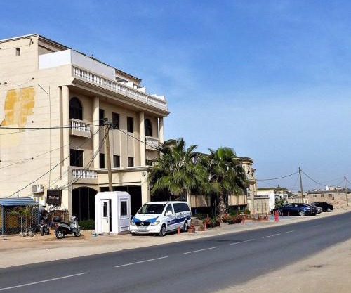 Hotel tiris