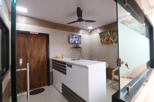 HOTEL VALLABHA RESiDENCY