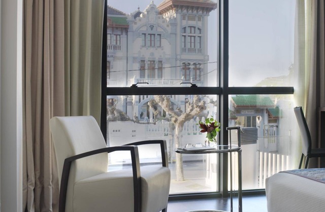 Hotel Villa Rosario II, Edificio Moderno