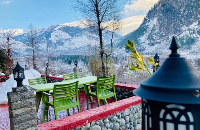 Hotel Vyas Vatika offer well designed and ready to use rooms located at manali.