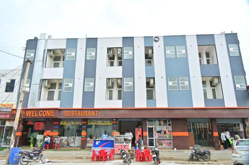 Hotel welcome & restaurant