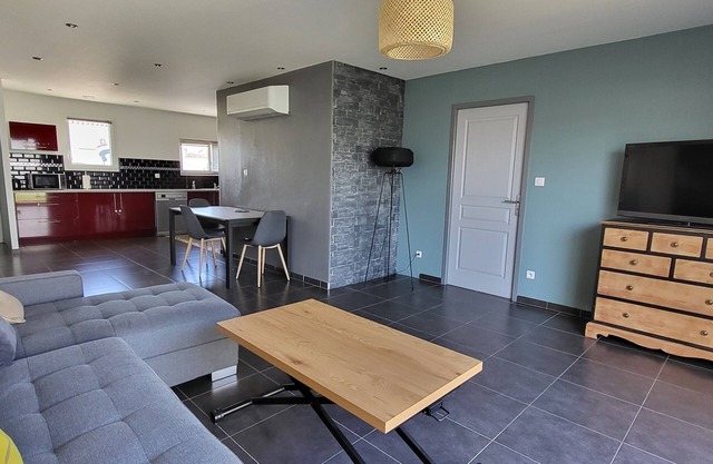 House 12 mn from La Rochelle and 15 mn from Ile de Ré