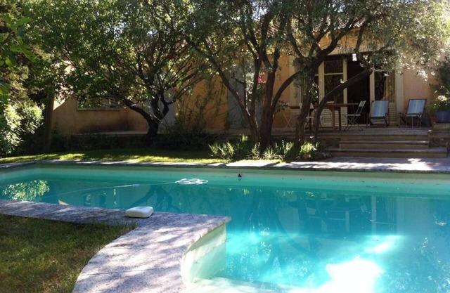 House 2 people 3 km from Aix en Provence, 85m2, charm and calm.