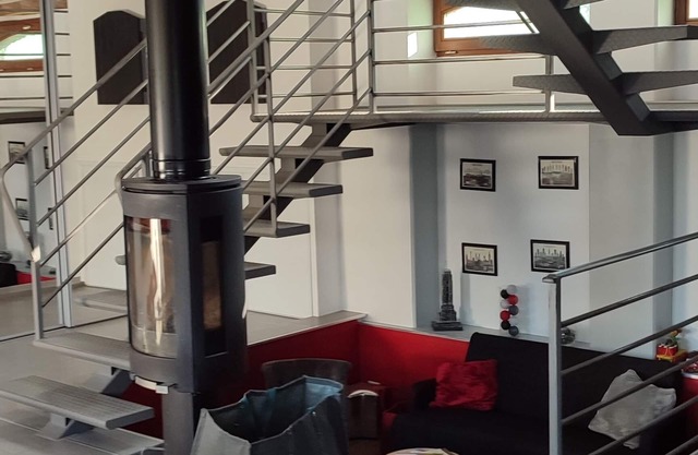House 30 minutes from Le Mans 24-hour race track
