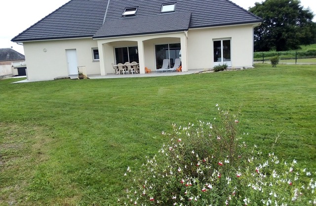 HOUSE 6-8 people with mountain view 20min from Lourdes
