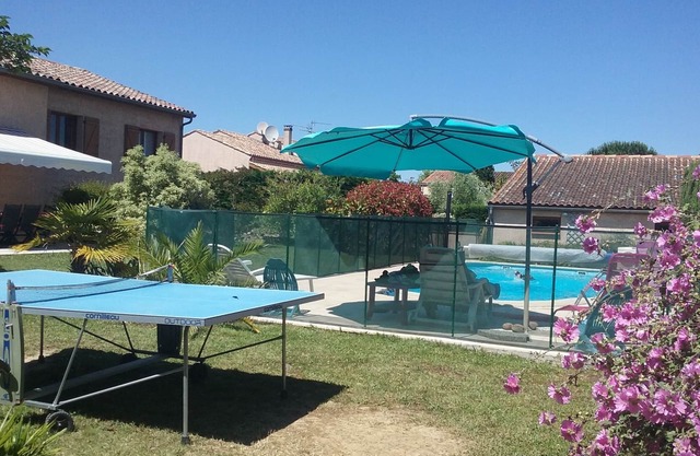 House 8 to 10 pers private swimming pool at 15 km Toulouse 3 ch + Mezzanine 4 beds