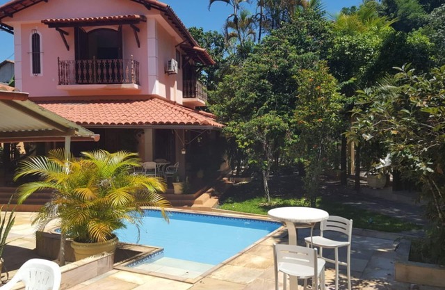 House between the sea and the mountains to enjoy the Costa Verde.