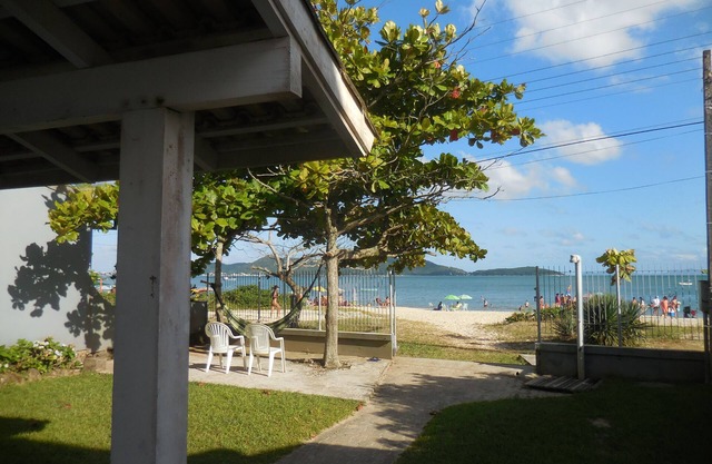 House by the sea, on the beach of Zimbros Air-conditioned, Wi-Fi, for family.