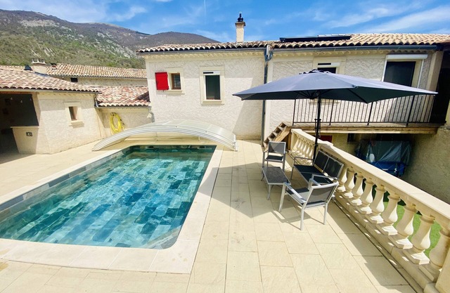 House classified 5 * with swimming pool in the heart of the Jabron valley